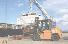 004積み重ねができる椅子