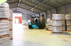 004積み重ねができる椅子