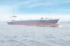 005穴のある白い椅子